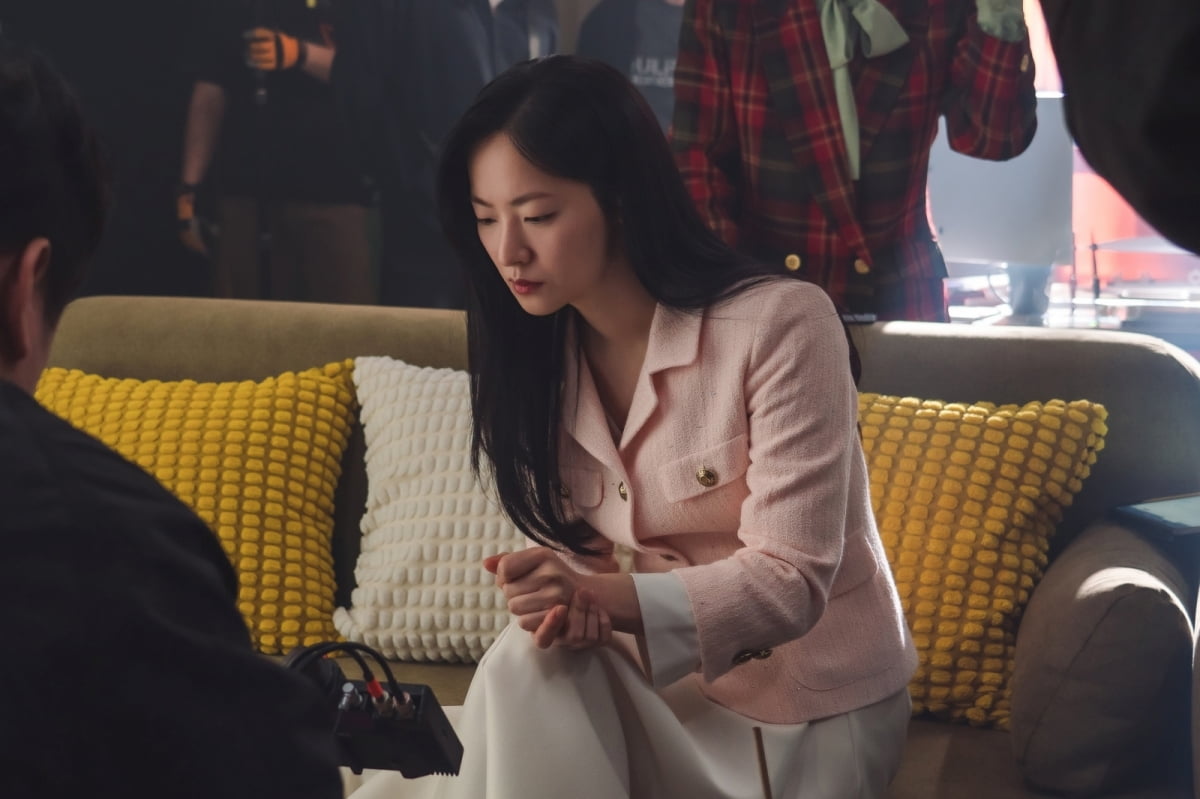 <b>전여빈</b>, 김영란·<b>부세미</b> 오가는 온앤오프('<b>착한 여자 부세미</b>')