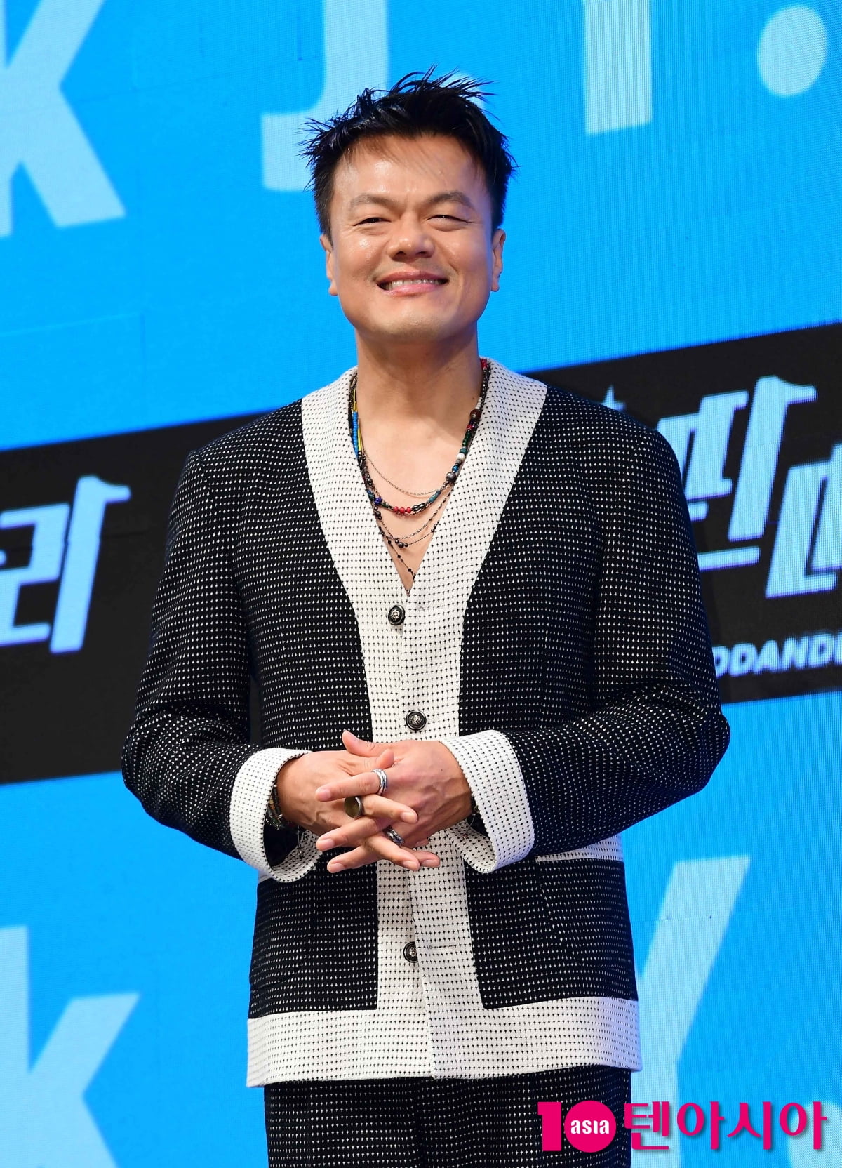 위원장 된 <b>박진영</b>, 나영석 만났다…트와이스부터 데이식스까지 '<b>출장</b> 십...