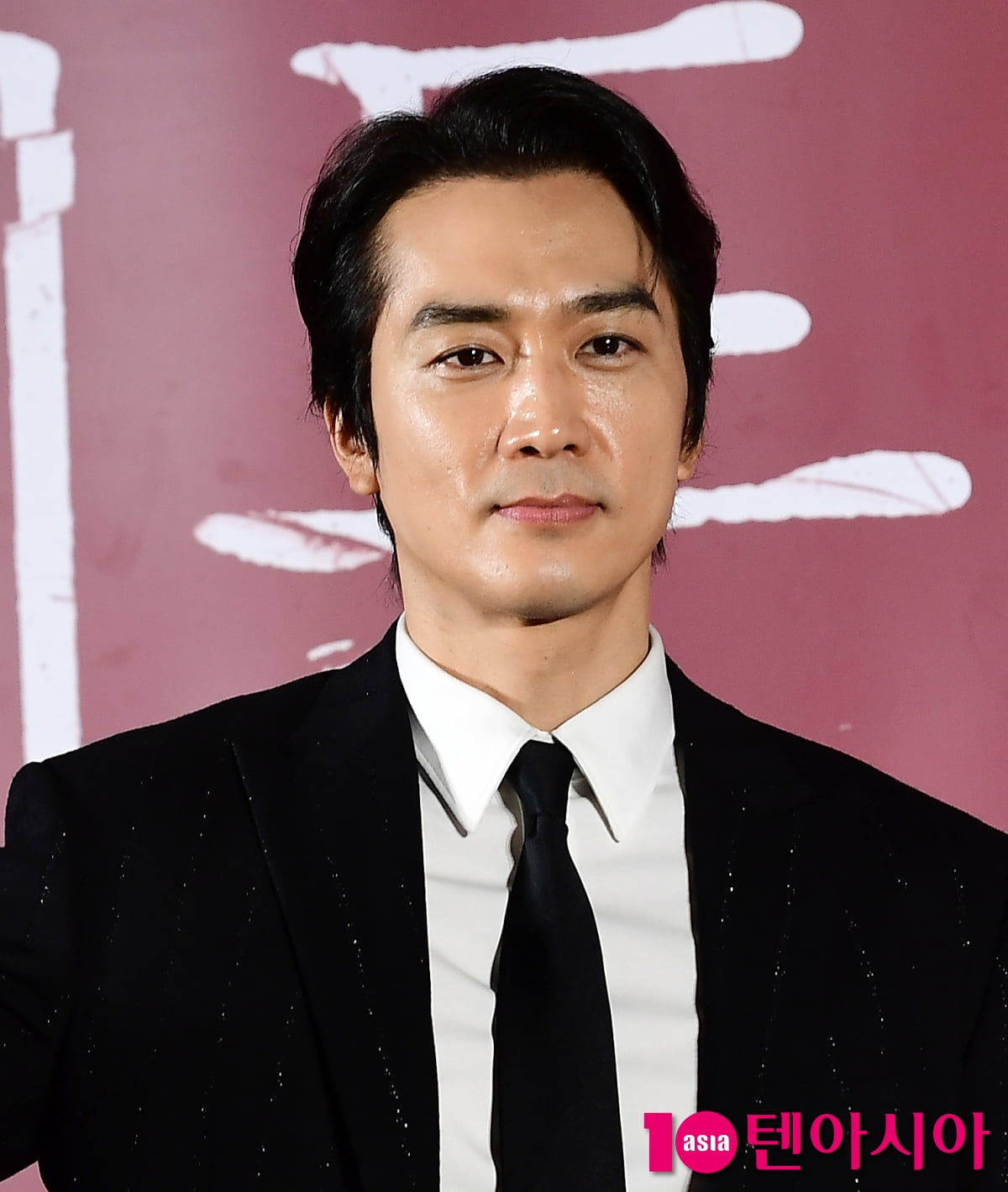 <b>송승헌</b>, <b>아이비</b>와 <b>동거설</b> 불거졌다…"SNS에 올렸다 뉴스로까지 나가" ('...