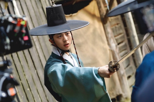 한소희 소속사 신인 남배우, 얼마나 잘생겼나 봤더니…송강 주연작 데뷔 후 공중파 드라마 연속 캐스팅 | 인스티즈