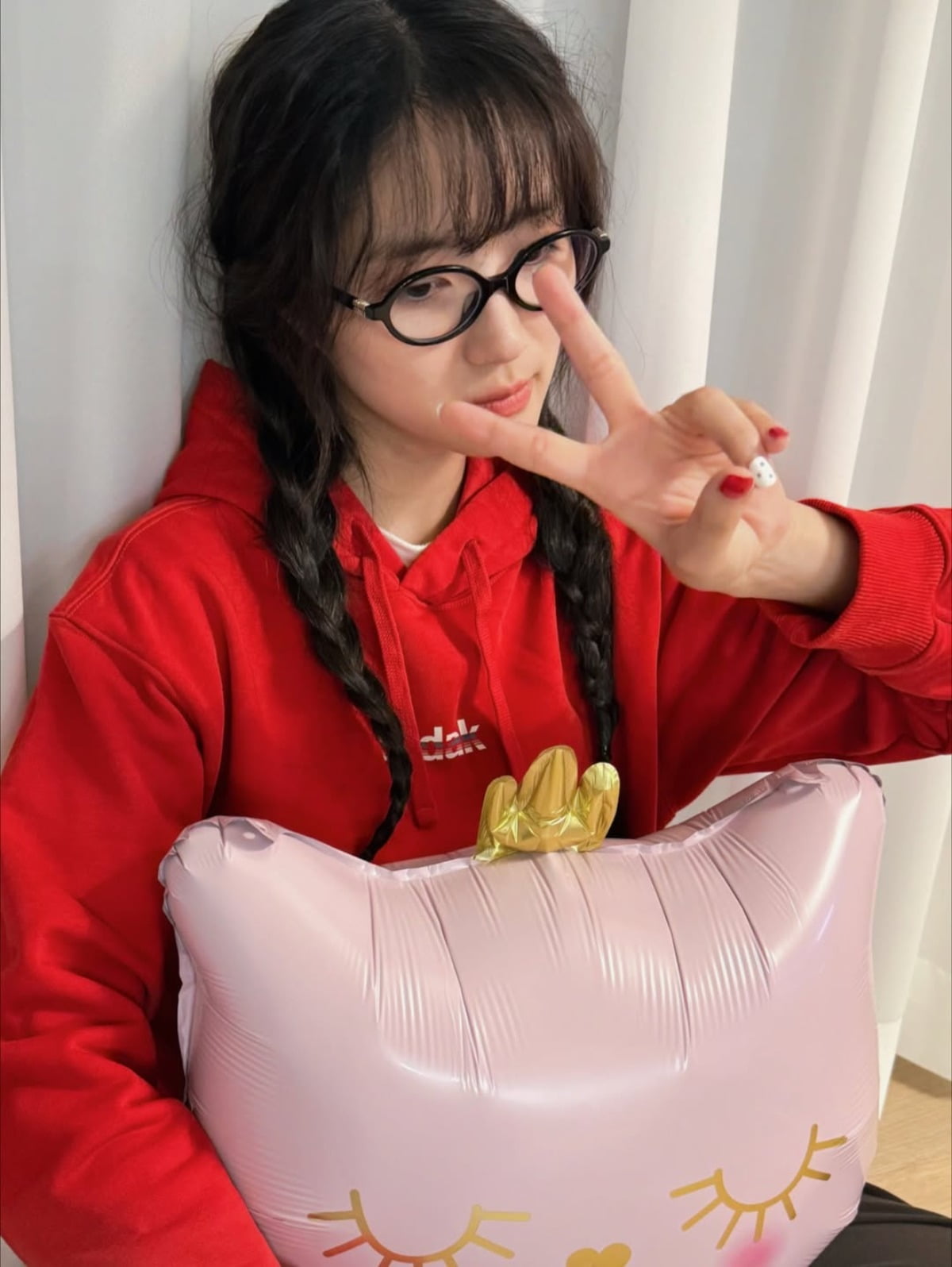 <b>변우석</b>과 <b>핑크빛</b> 찍던 김혜윤, 생일 맞아 밝은 근황 전했다…공주력...