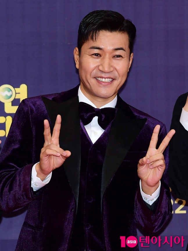 조세호 하차→이이경 대타…'KBS 18년 터줏대감' 김종민, 논란 속 재조명됐다 [TEN스타필드]