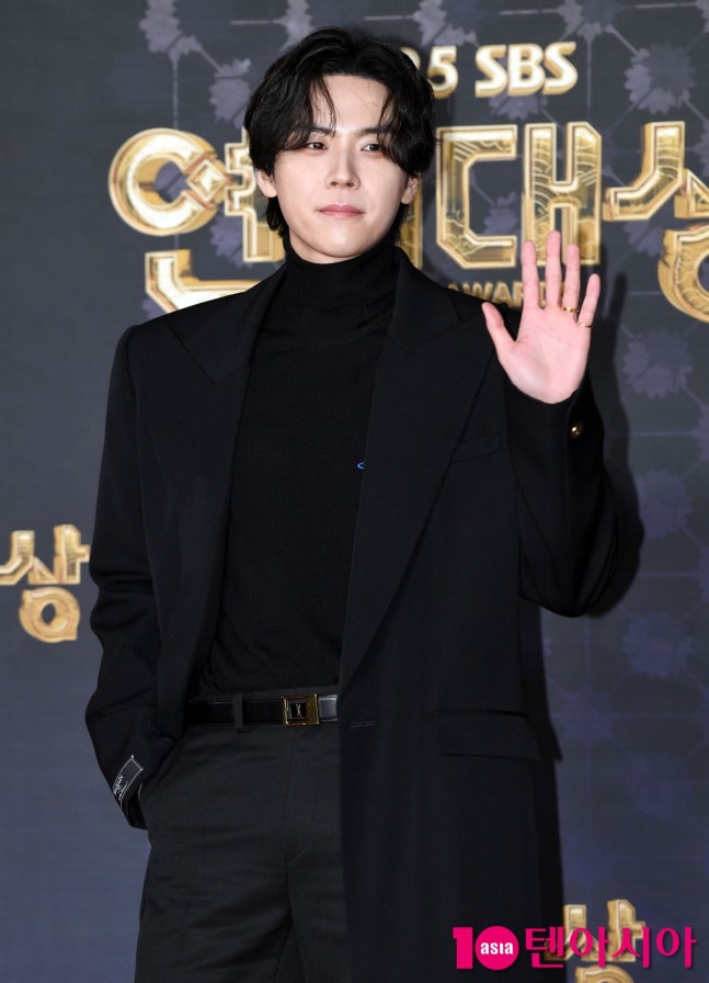 김유정과 ♥열애설로 유명해지더니…'계원예고→중대 출신' 김도훈, 10주년에 전성기 [TEN스타필드]