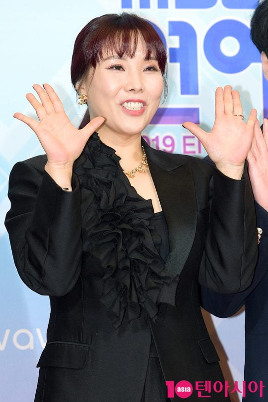 연예계 ♥핑크빛 또 터졌다…주인공은 신봉선 "당시 알고도 모르는 척" ('아형')