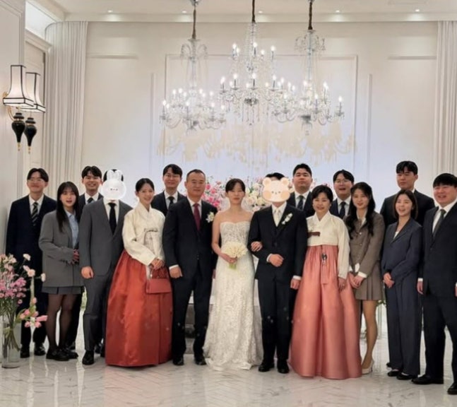 남보라, 여동생 결혼식 참석…친척 모인 거 아닙니다, 가족만 이만큼입니다