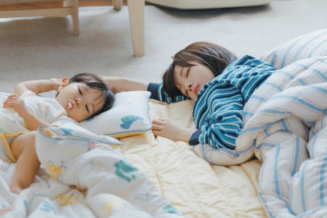 《給你宇宙》裴仁爀與盧正義共譜同居育兒羅曼史：演員表現與亮點解析