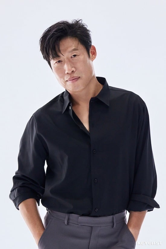 [공식] '손예진♥' 현빈, 새 가족 생겼다…천만 돌파 앞두고 기쁜 소식, "유해진과 함께해 기뻐"