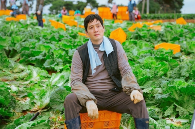 朴解浚在JTBC《所有人都在與自己的無價值對抗》中刻畫孤獨前詩人黃震萬