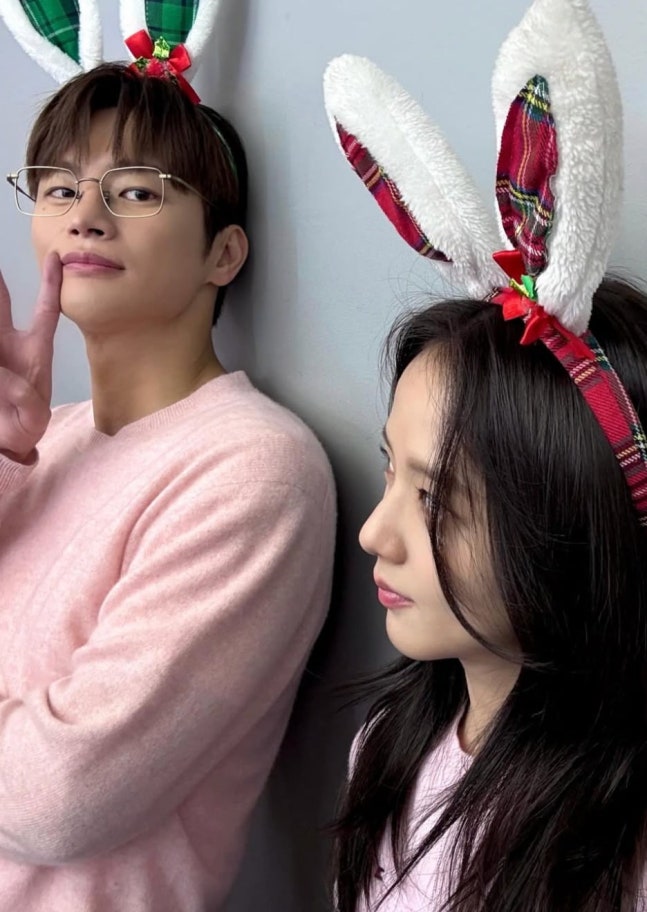 Jisoo has released behind-the-scenes photos from the filming of Monthly Boyfriend.