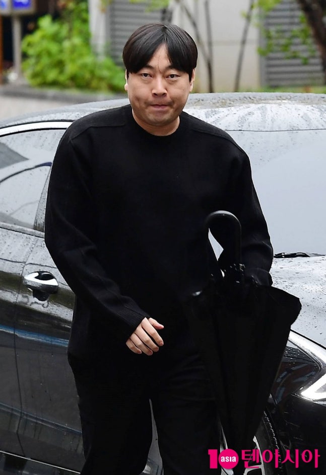 [공식] '도박·음주운전' 이진호, 뇌출혈로 쓰러졌다…"중환자실 입원 중, 생명에 지장 NO"