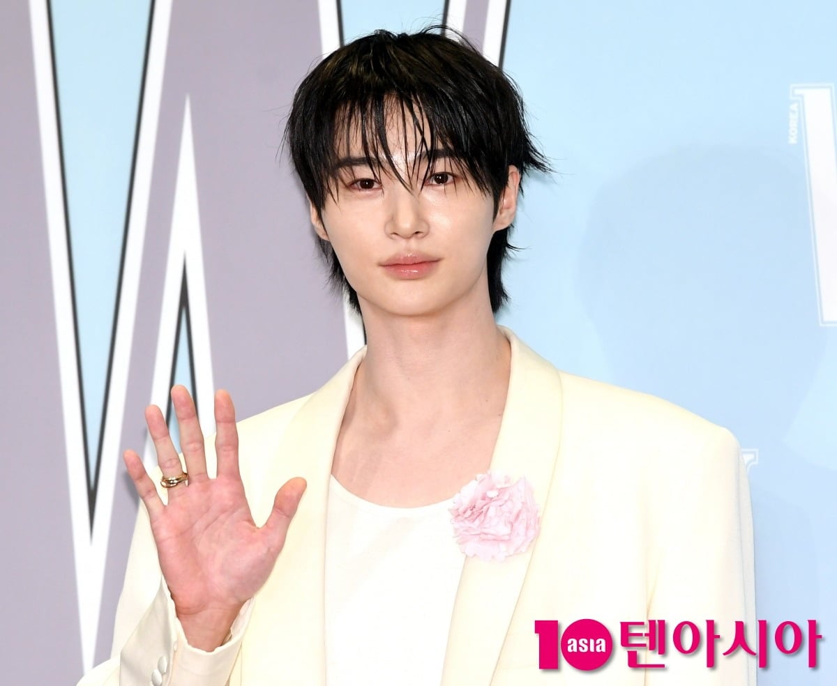 류선재 '소나기' 신드롬 2년 만에 또 가수 변신…변우석, 감성 보컬로 독...