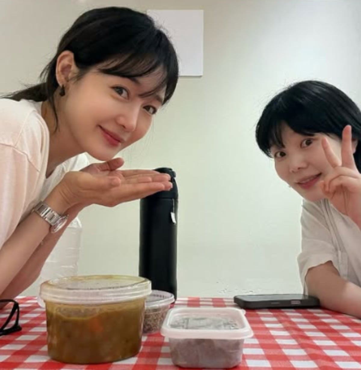 성유리 "순산하고 만나자"…셋째 출산 앞둔 <b>이문정</b> 응원했다