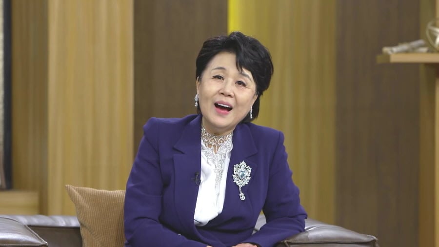 <b>심수봉</b>, <b>딸</b>과 8년 동안 생이별했다…"중학교 때 연락 와, 2년 간 미국 유...