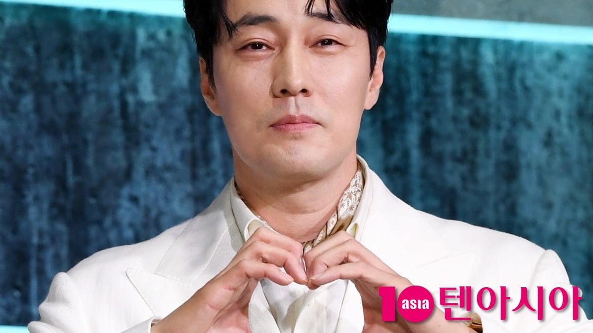 <b>조은정</b> 아니었다…'17살 연상' <b>소지섭</b>, SNS 유일한 팔로잉은 송승헌 "...