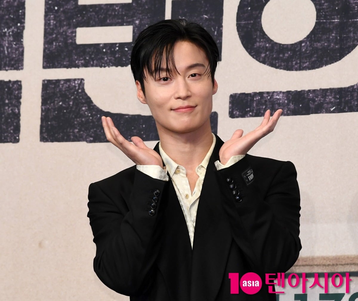 변우석 이어 '늦깎이 대세' 또 탄생했다…허남준, 로코로 꽃피운 30대 전...