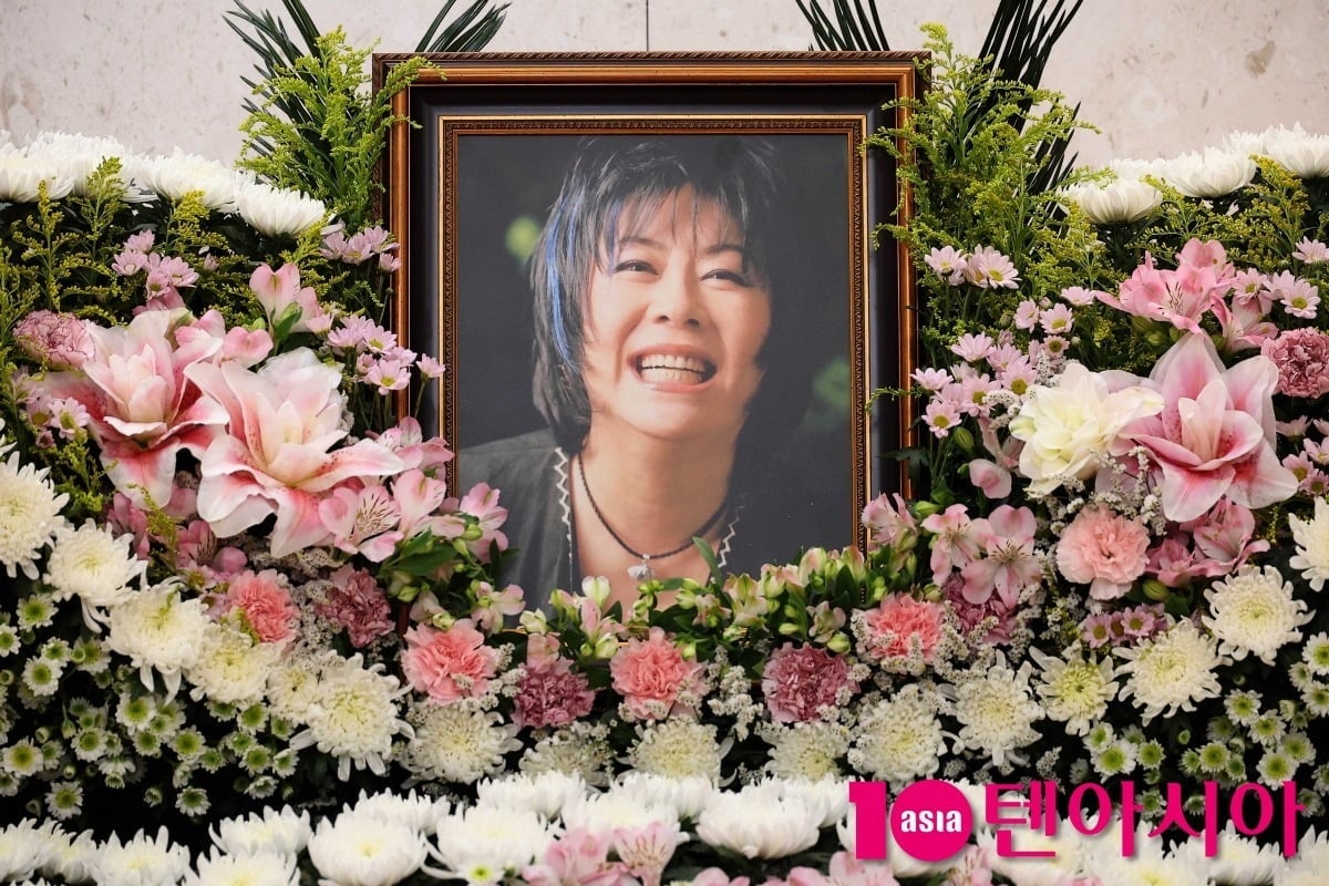 투병 중에도 무대 올랐던 故 옥희, 영면…대한가수협회장으로 영결식