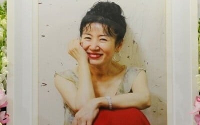 '폐암 합병증' 故 김자옥 언급했다…남편 오승근, 무대 중 "집사람 생...