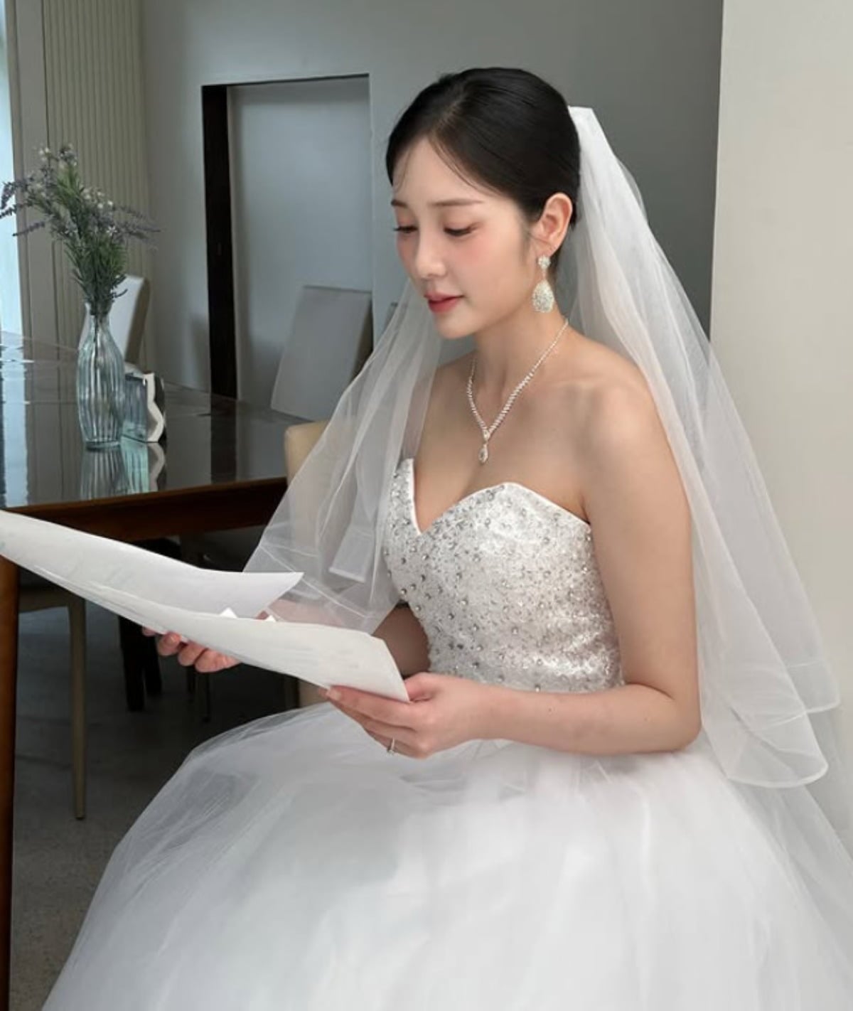 '이용대 열애설' <b>윤채경</b> "믿었던 사람한테 <b>뒤통수</b> 제대로"…근황 고백