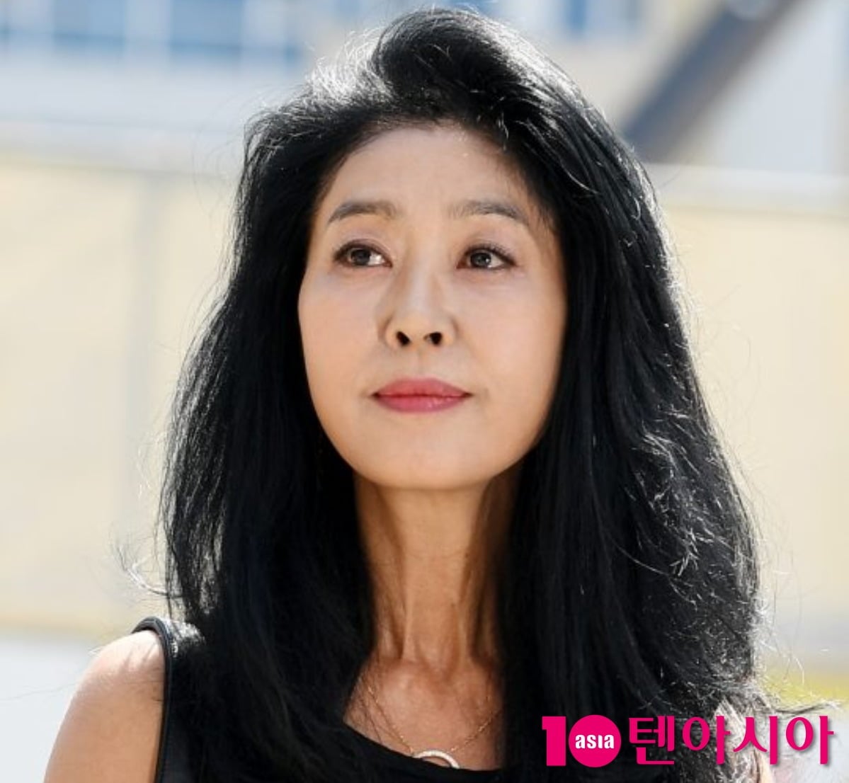 <b>김부선</b>, 매달 300만원씩 받았다…13년 돈거래 끝에 옥수동 집까지 가압...