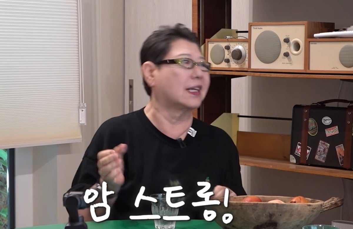 양희은, <b>박미선</b>과 지팡이 짚은 사진에...“4월에 암 수술, <b>암스트롱</b>이라...