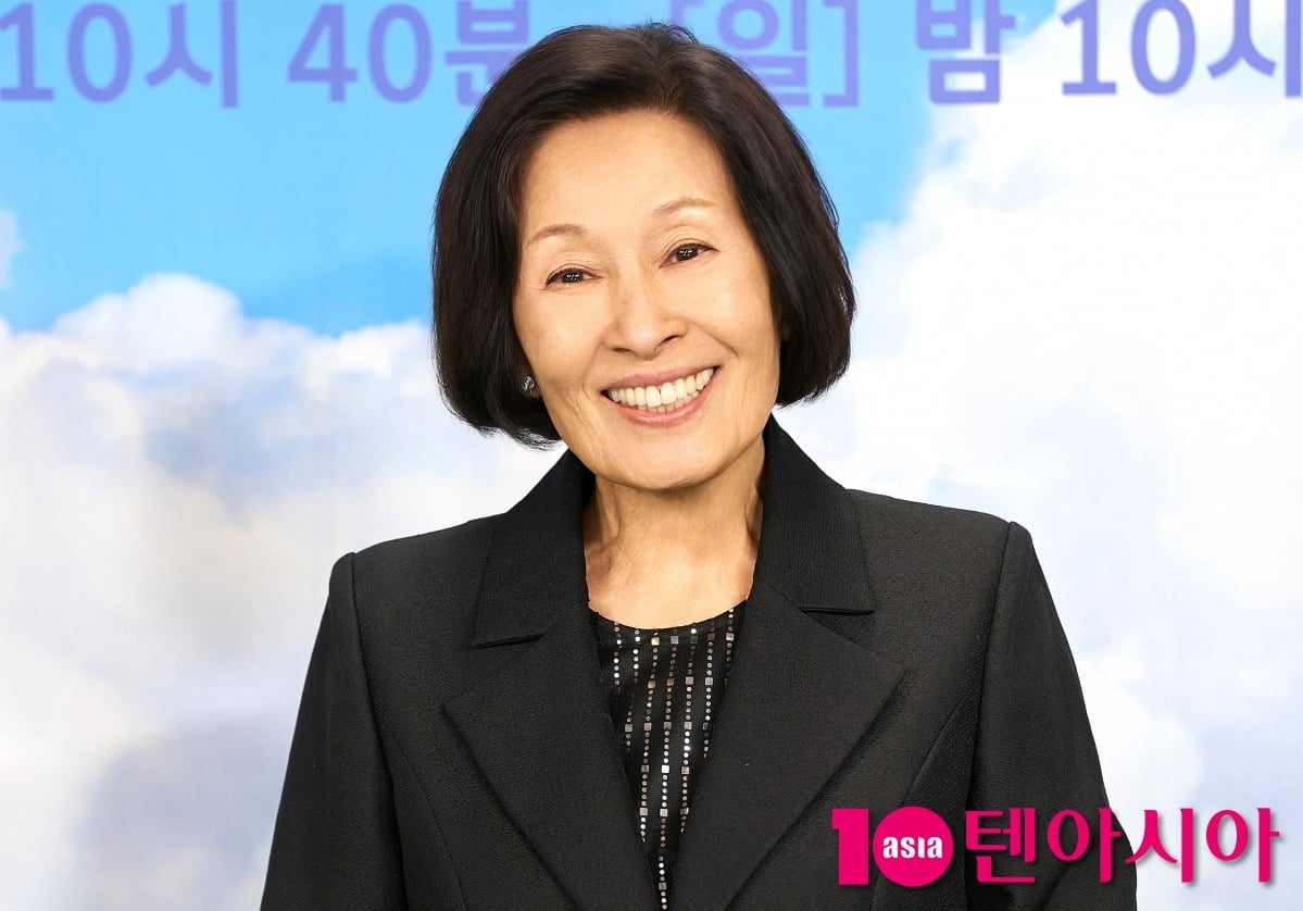 "<b>죽지 마세요</b>" 85세 <b>김혜자</b>, 65년 만에 감춰둔 상처 꺼냈다…봉준호→이...