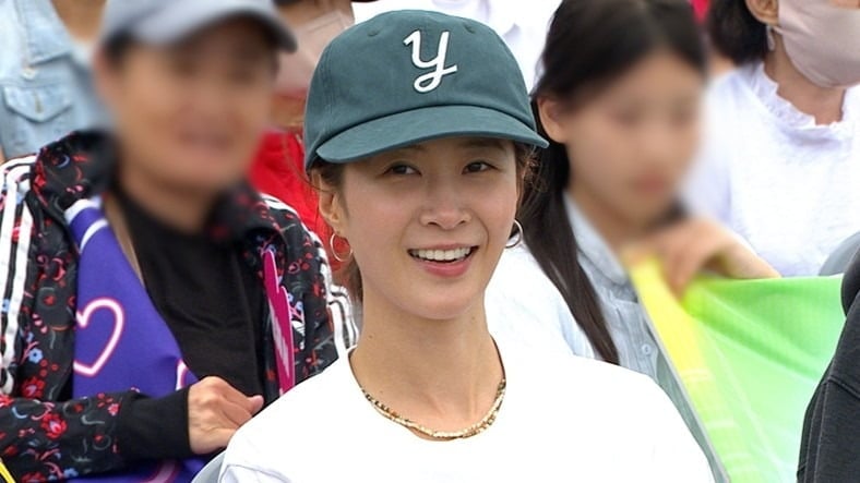 <b>소녀시대 유리</b>가 왜 여기서 나와?…몰라보게 수수해진 근황, '전국노래...