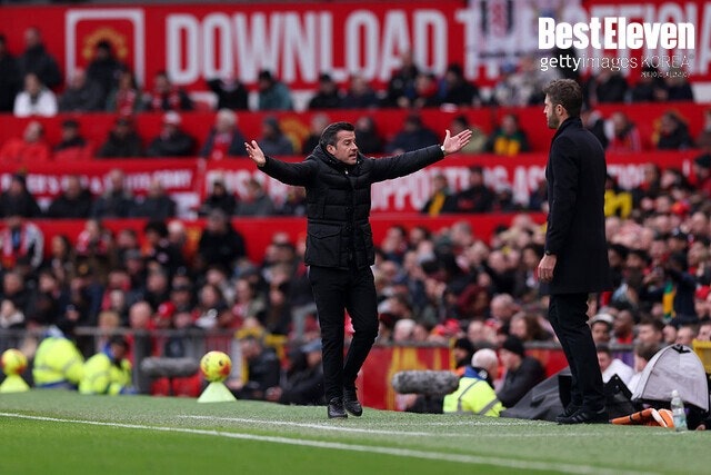 "어이없어 말문이 막힌다" 맨유전 판정에 폭발한 실바 풀럼 감독, "선수들과 팬들이 안쓰럽다" 작성자 정보  마시멜론작성 작성일