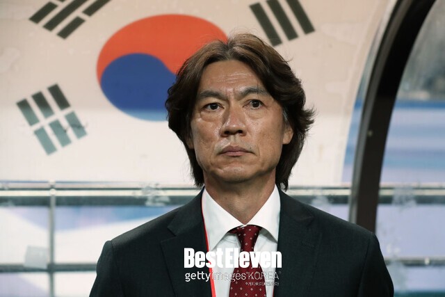 [김태석의 축구 한 잔] '탈락 확정' 홍명보 감독 계약 기간은 다음 아시...
