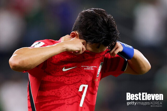 韓 축구 '굴욕에 굴욕에 굴욕'… 美 매체, 한국 조별리그 3경기 중 2경기 최하위권 혹평 "수준 낮은 경기·홍명보의 황당한 계획"