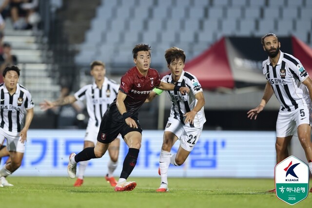 [BE.현장] '승격팀' <b>부천</b>, '리그 선두' FC <b>서울</b> 맞아 잘 싸웠지만… 결과...