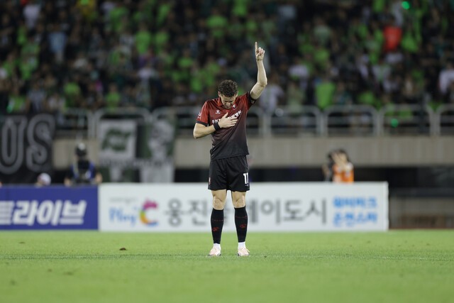 [오피셜] '1골 1도움'으로 전북 꺾은 부천 <b>갈레고</b>, K리그1 23라운드 <b>MVP</b> 선...
