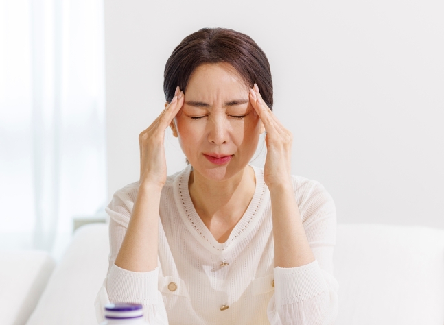 6시간 이상 음식을 섭취하지 않는 것도 두통을 유발하는 원인 중 하나다. 소량이라도 꼭 아침 식사를 하는 게 좋다./사진=클립아트코리아