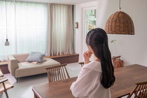 아무 이유없이 피로가 이어진다면 집안 인테리어 디자인이나 가구가 피로의 원인일 수 있다./사진=클립아트코리아
