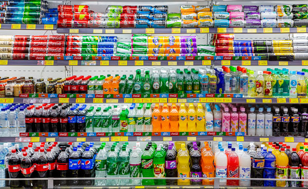 매일 에너지 음료를 8캔 이상 마시던 영국의 50대 남성이 뇌졸중으로 쓰러진 뒤 사지 일부가 마비된 사례가 보고됐다./사진=클립아트코리아