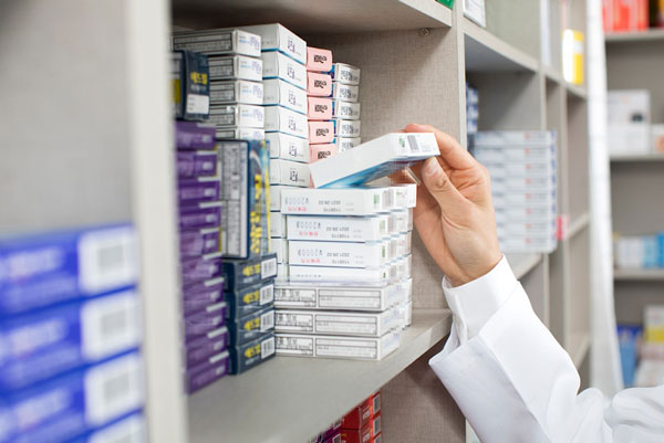 동물용 의약품을 취급하는 약국이 급증하면서 동물약을 사람이 오남용할 수 있다는 우려가 나온다./사진=클립아트코리아