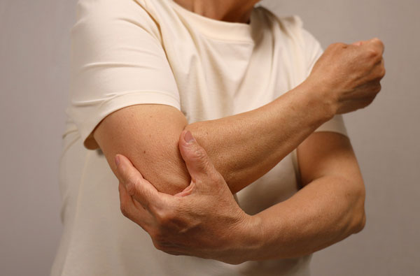 중·노년층에서 근력이 약한 사람일수록 치매에 걸릴 위험이 크게 높아진다는 연구 결과가 나왔다./사진=클립아트코리아