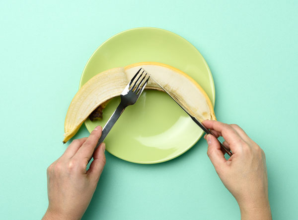 미국 건강매체 헬스샷은 지난달 29일(현지 시각) 겨울철에는 섭취를 줄이는 것이 좋은 음식과 음료 10가지를 소개했다./사진=클립아트코리아