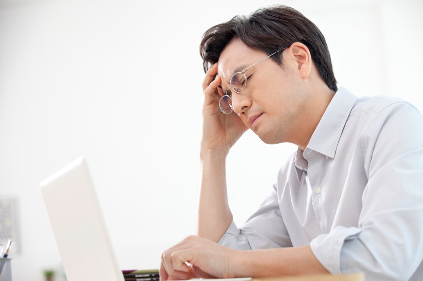 현대인에게 두통은 바쁜 일상과 수면 부족 때문에 생기는 흔한 증상으로 여겨지지만, 전문가들은 반복되는 두통 뒤에는 분명한 의학적 원인이 숨어 있는 경우가 많다고 강조한다./사진=클립아트코리아