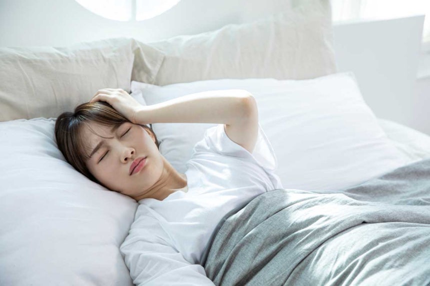 아침에 한쪽 얼굴이나 손 등에서 둔한 느낌이 들거나, 대화 시 말이 어눌하다면 뇌경색을 의심해야 한다./사진=클립아트코리아