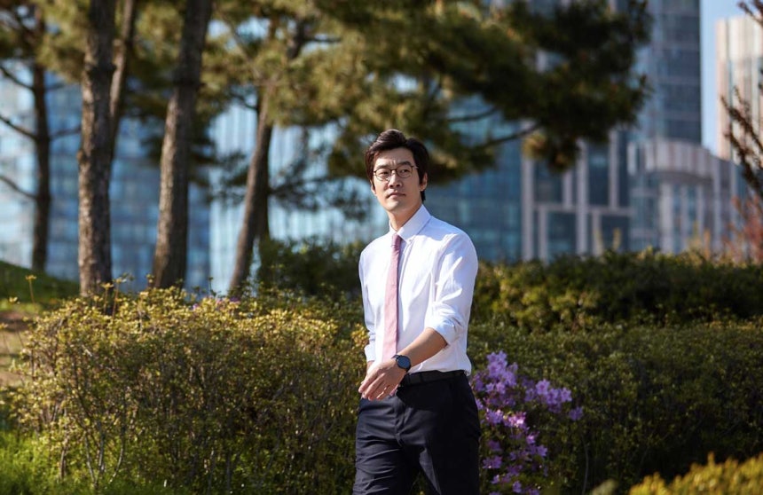 수면 카페가 부상한 배경에는 만성적인 수면 부족 문제가 자리한다.지난달 10일 슬립테크 기업 에이슬립이 내놓은‘2026 대한민국 수면 리포트’에 따르면 한국인의 실제 수면 시간은 5시간 25분 수준인 것으로 나타