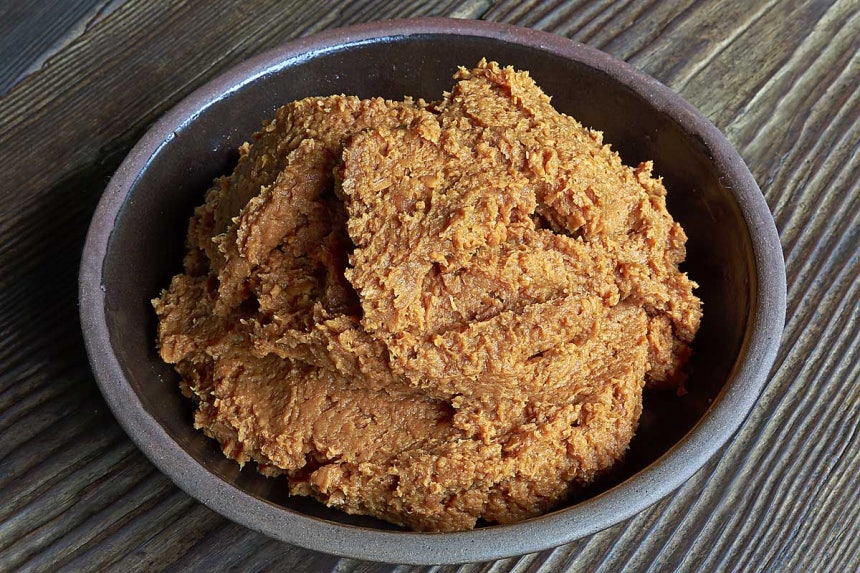 집에서 직접 된장을 발효시켜 먹으면 더 건강할 것 같다는 인식이 있다. 그러나 전문가에 따르면 제조 과정에서 독소가 발생할 수 있어 지속적인 섭취에 주의가 필요하다. /사진=클립아트코리아