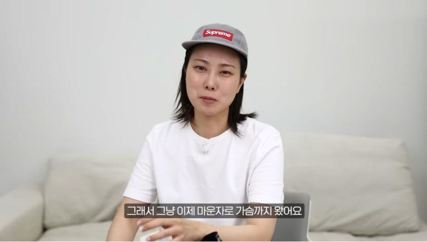 최근 유행하는 GLP-1 계열 비만치료제로 단기간에 체중이 감소하면 원치 않는 부위의 볼륨 감소를 경험하는 경우도 있다.​/사진=유튜브‘ssin 씬님’채널 캡처