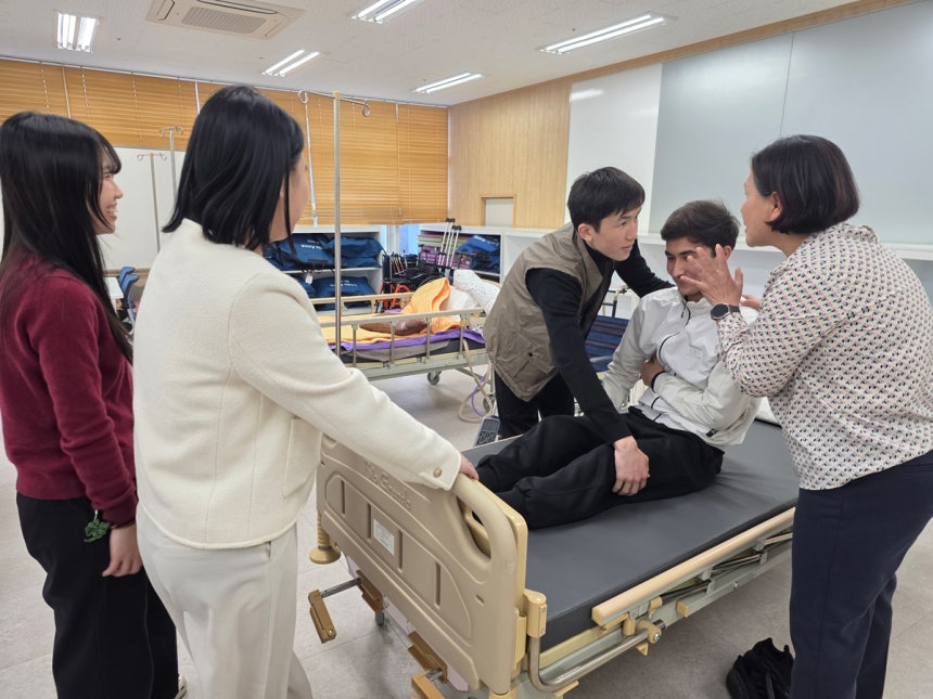춘해보건대학교 글로벌케어학과​ 수​업 사진/사진=춘해보건대학교 글로벌케어학과​ 제공