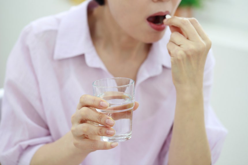 과거 특정 약을 먹고 심각한 부작용을 겪었다면 오랜 시간이 지났더라도 진료받을 때 의료진에게 알려야 한다./사진=클립아트코리아