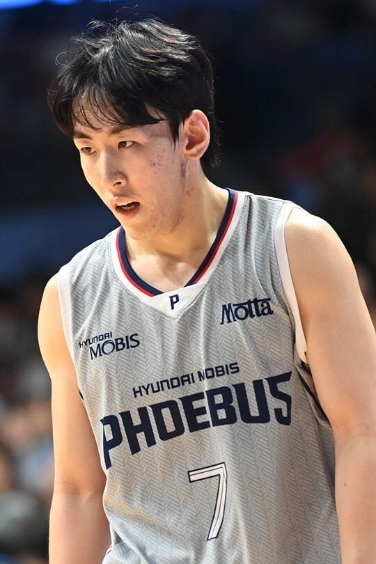 [BK 리뷰] ‘3점 14개 작렬’ <b>현대모비스</b>, ‘3점 6개’ 소노 격파