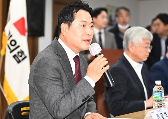 장동혁 국민의힘 대표가 7일 용인시에서 열린 부동산 간담회에서 발언하고 있다. [뉴시스]