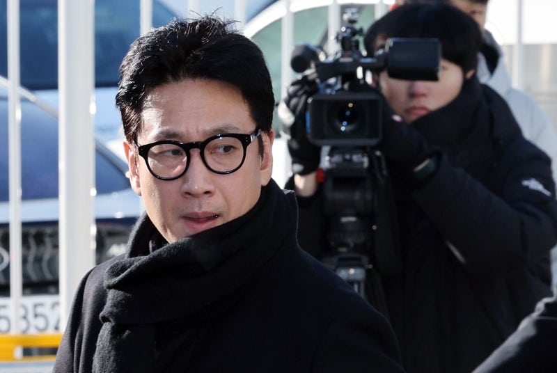 '마약 <b>혐의</b>' <b>이선균</b>, <b>19시간</b> 밤샘 조사 끝 귀가