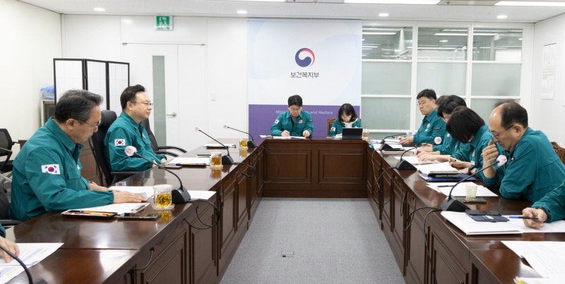 “수업 참여시 <b>족보</b> 못 봐”… 교육부, 의대 ‘집단행동 강요’ 수사 의뢰