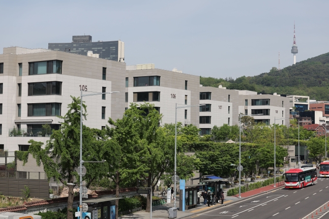 서울 용산구 한남동을 대표하는 고가주택 '나인원한남'의 모습. /연합뉴스