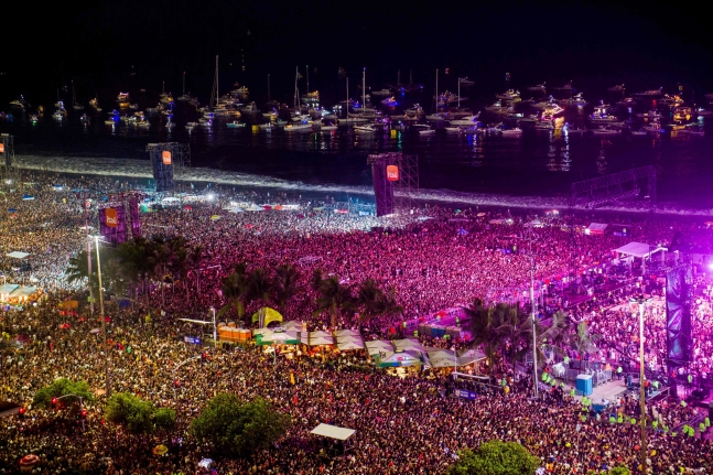 마돈나 브라질 공연이 열린 리우데자네이루 코파카바나 해변에 몰린 인파. /AFP 연합뉴스